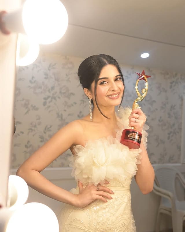 Bhavika Sharma Bio, Height Weight, Age, Family, Career & More
